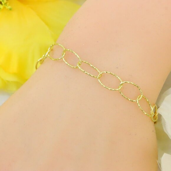 Minimalist Bracelet, Sleek & Modern Design, Women’s Fashion, BYC110409-B - Picture 1 of 10